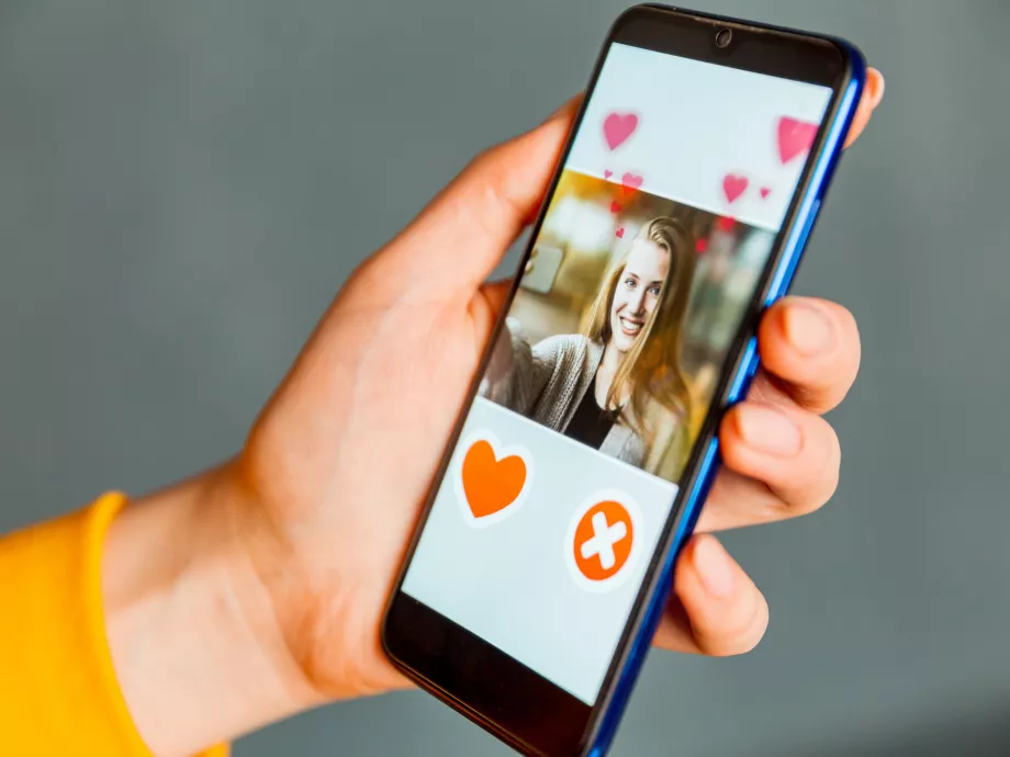 Mi a közös a Tinder Swindlerben és a munkahelyi lélektanban?