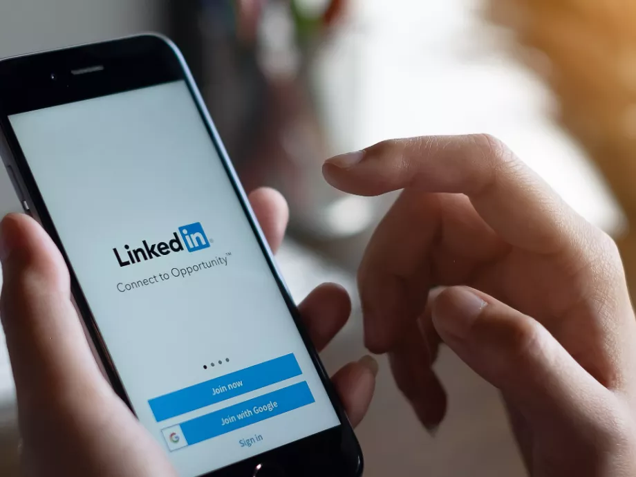 Messze a legmegbízhatóbb platformnak találják a diplomások a LinkedInt, mégsem sokan használják még