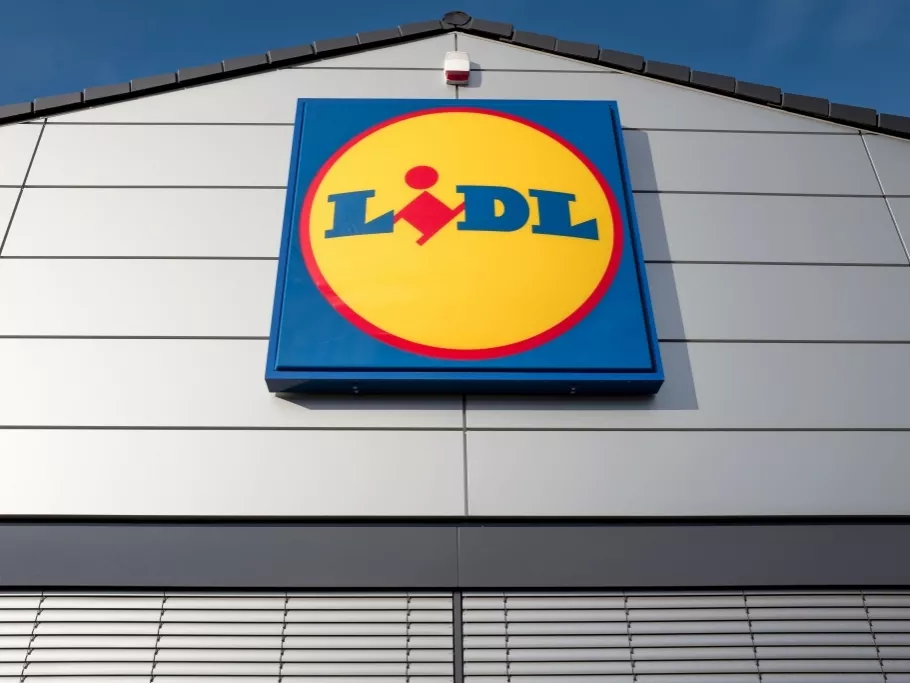 Nincs hiány munkaerőben, külföldről is hazajönnek: így toboroz a Lidl