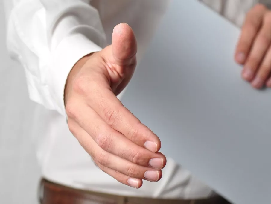 Legyél őrangyalba oltott pszichológus: a sikeres pre-onboarding titkai