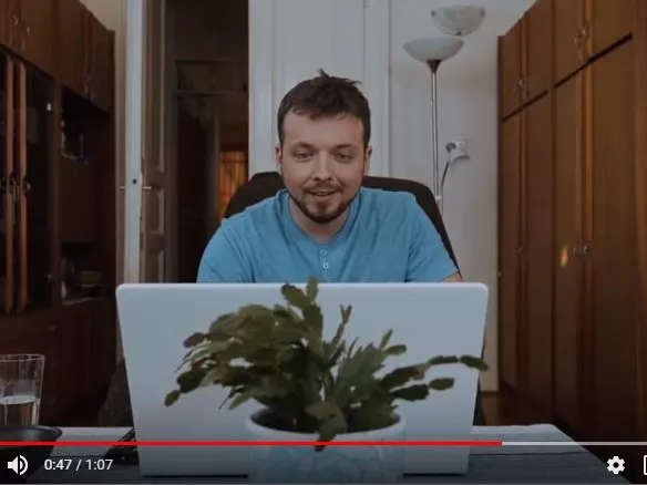 Fiatalok és kékgallérosok felé nyit új megjelenésével a Profession.hu