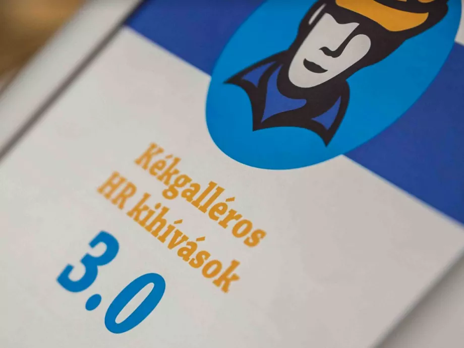 „Hidat kell építeni a kékgallérosok és a vezetők között”