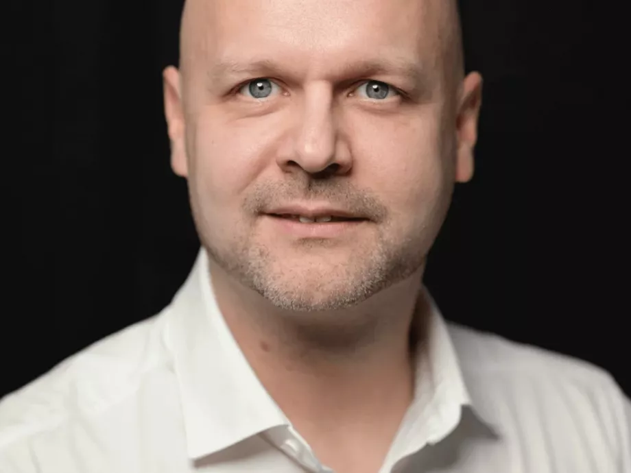 Miért épít ki külföldi irodát egy magyar digitális tanácsadó cég a globális AI-korszakban?