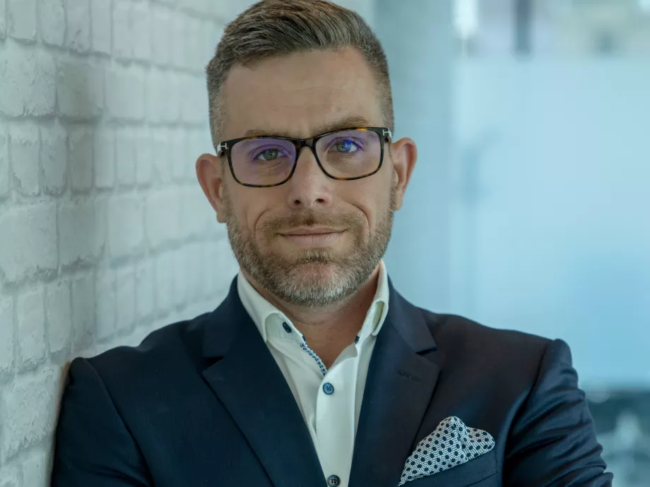 A technológia korlátai – megoldás-e a szakképzett munkaerő toborzási kihívásaira a HR-digitalizáció?