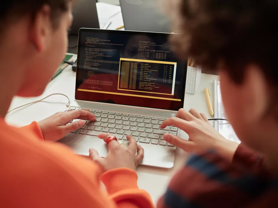 Jövőtudatos befektetési és kereskedelmi IT megoldások az idei IT Hackathonon