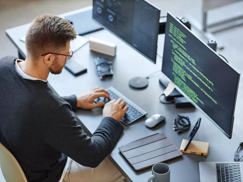 600 ezerhez közelít a junior informatikusok átlagbére