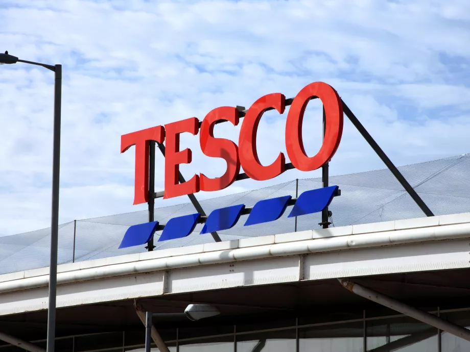 A Tesco új együttműködésében a gyermekjogokért áll ki