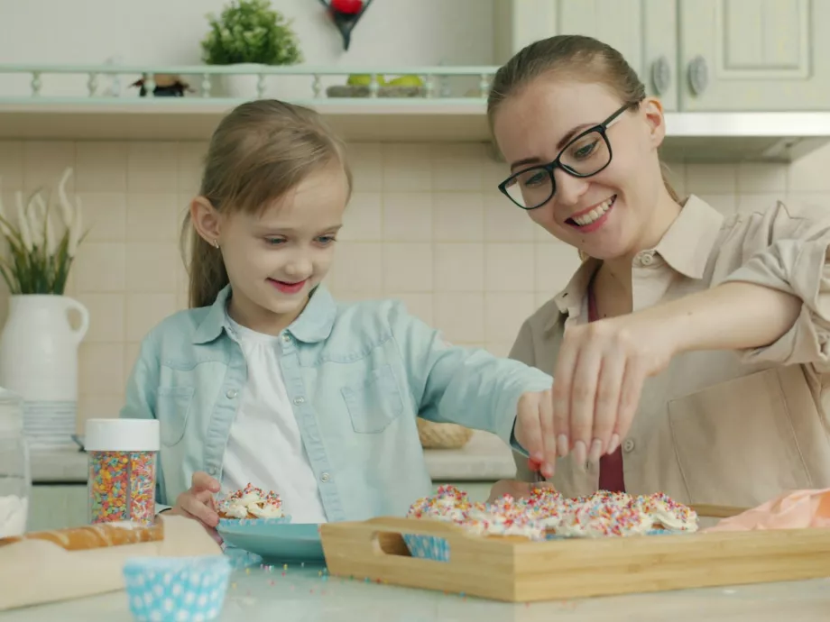 A bértranszparencia láthatóbbá teheti az anyasági bérhátrányt